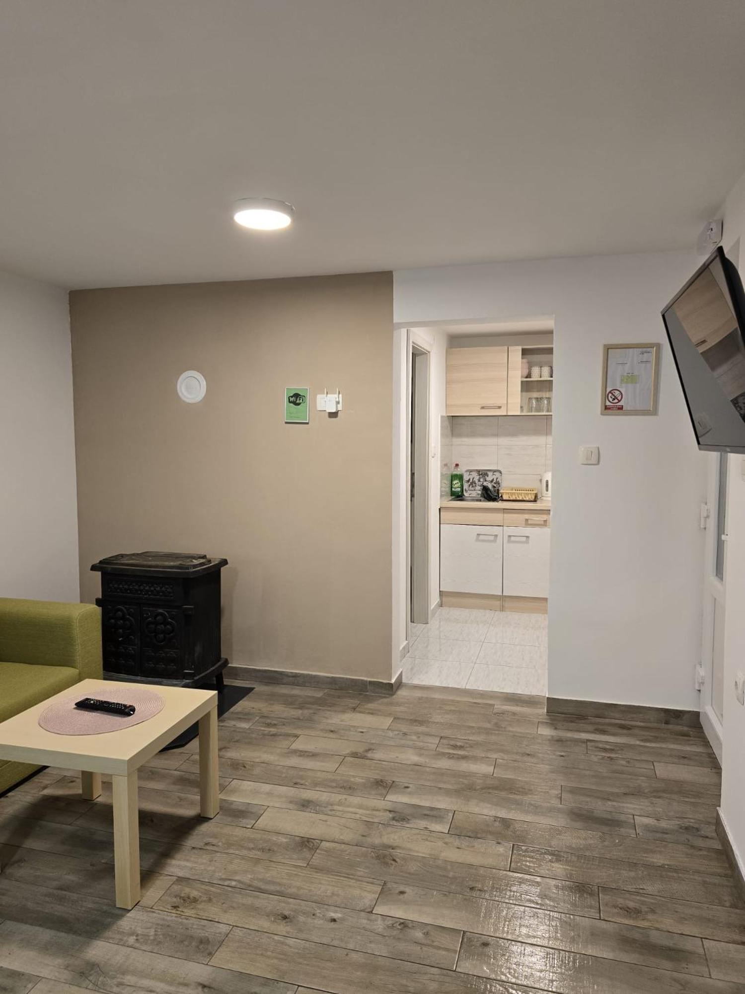 A&M Studio Apartman Otocac Luaran gambar