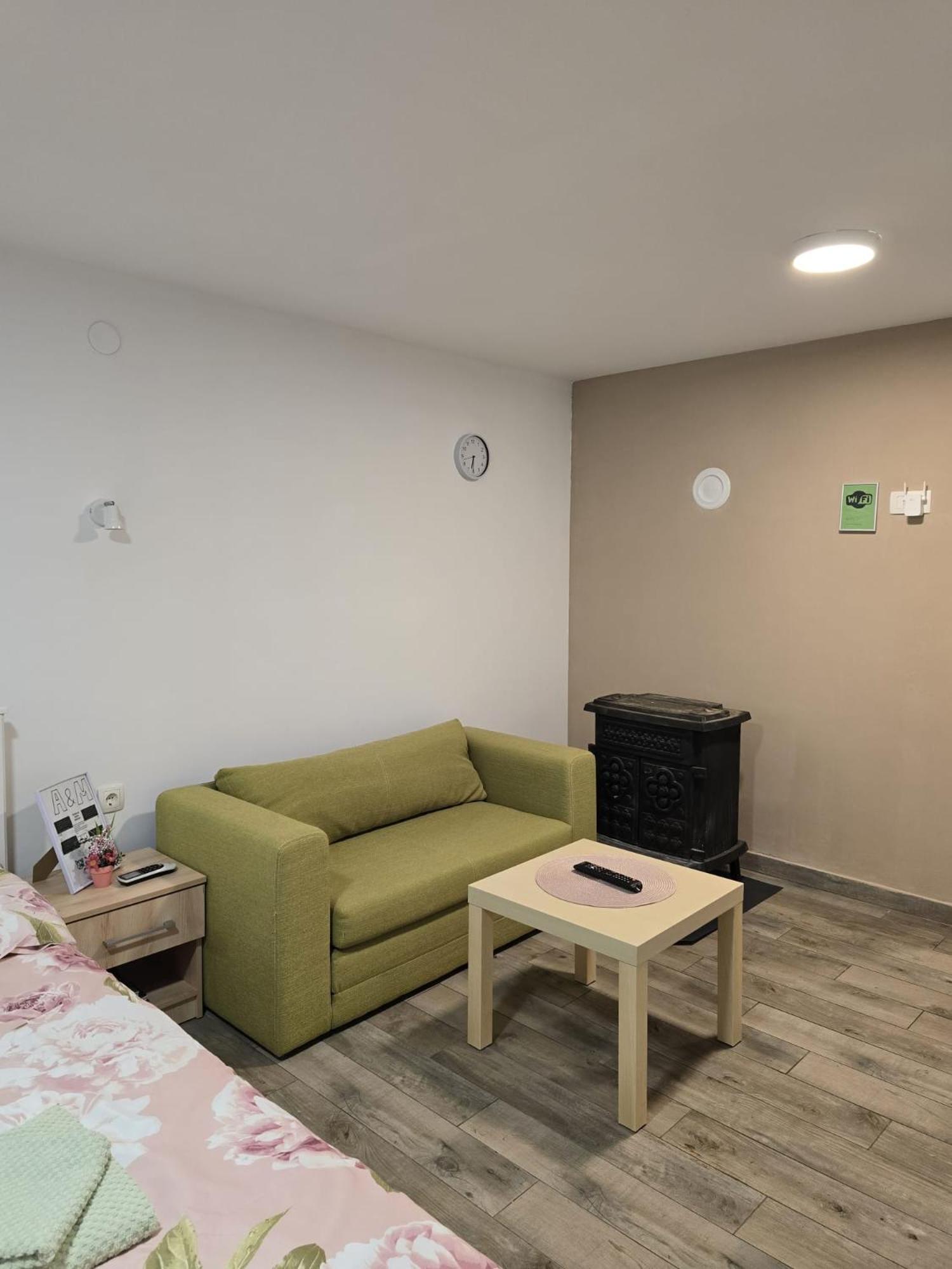 A&M Studio Apartman Otocac Luaran gambar